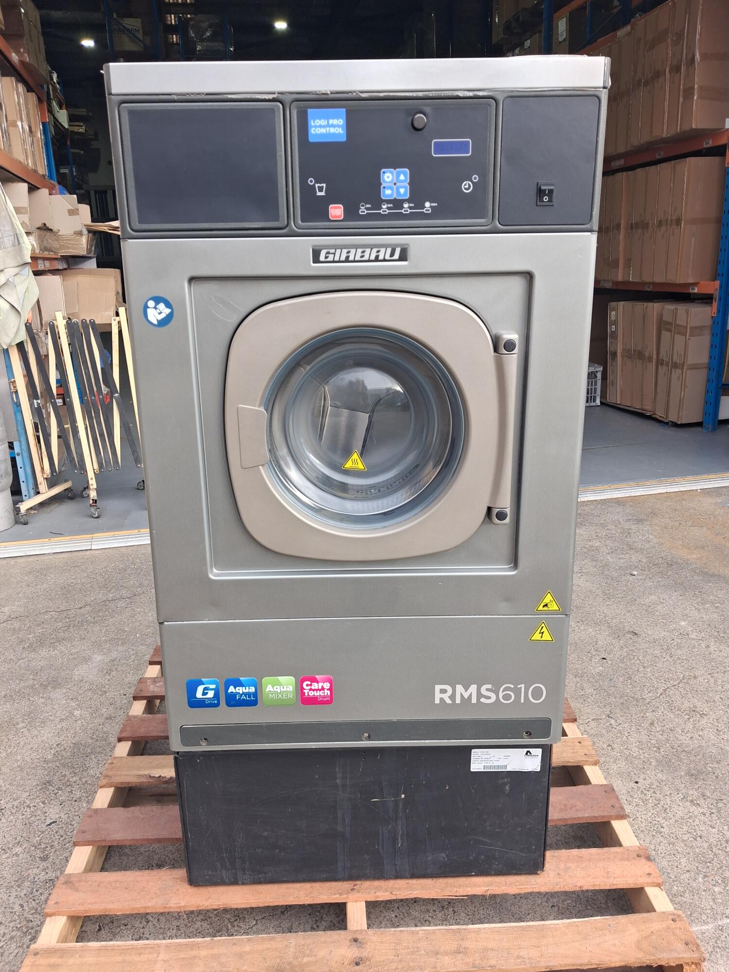 GIRBAU WASHER EXTRACTOR WITH METAL PLINTH